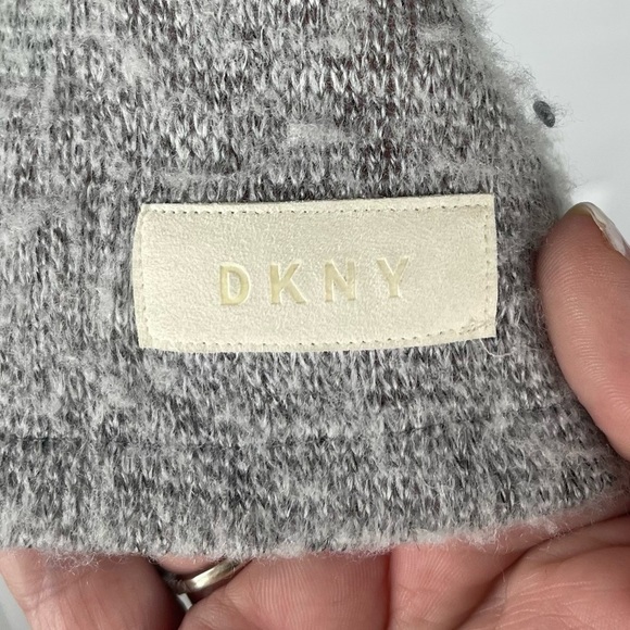 DKNY Soft Gray Cowl Neck High Low Sweater Size Medium - Picture 8 of 9